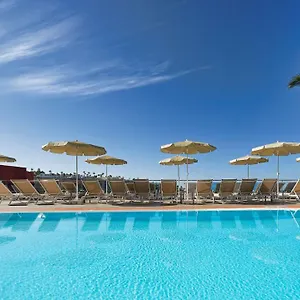 4* Resort De Amadores