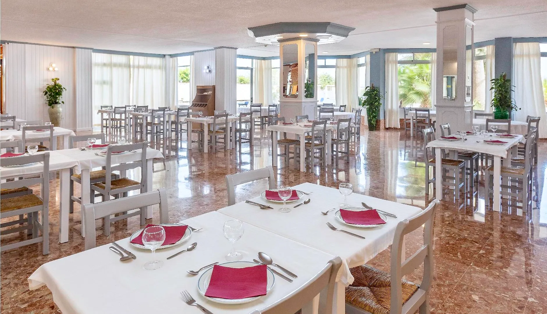 Hotel Panoramica Garden لوس رياليخوس 3*,  إسبانيا